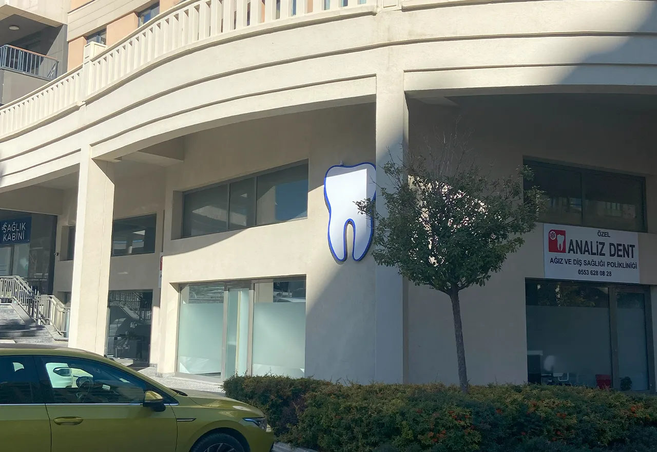 Analiz Dent Ağız ve Diş Sağlığı Polikliniğinin Sinpaş Altınoran’daki dış cephesi