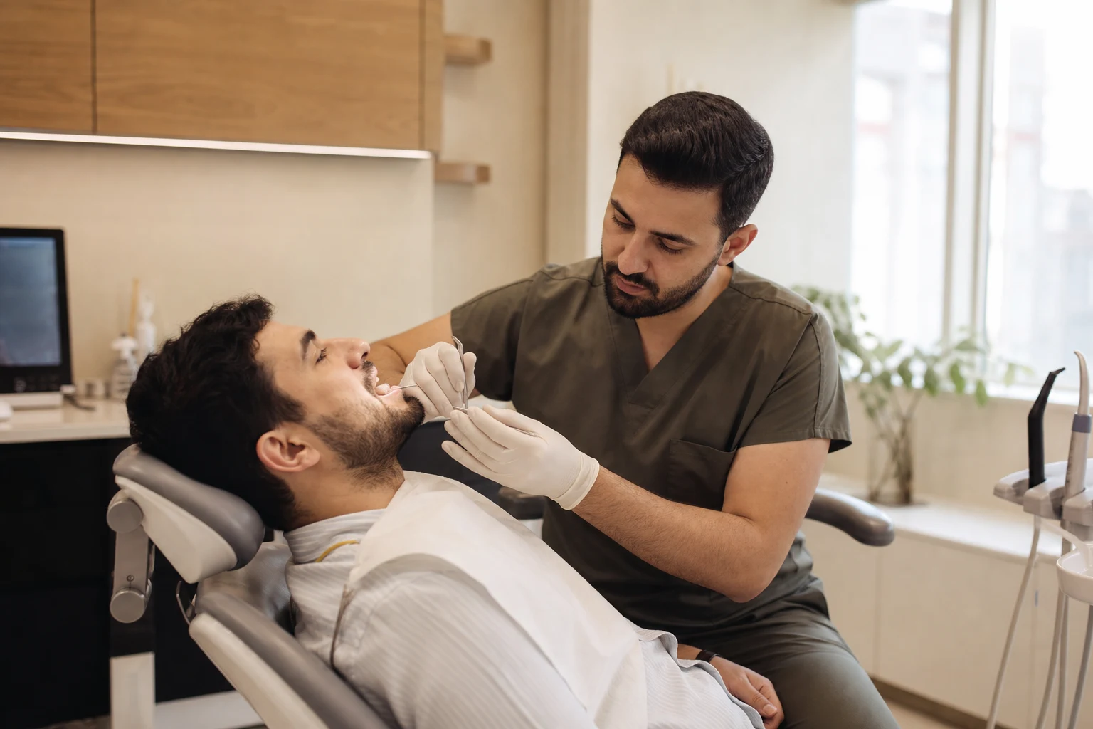 Sabit diş teli tedavisinde rutin ortodontik kontrol